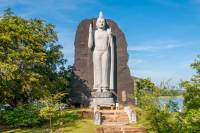 statue bouddha geant patrimoine culturel sri lanka