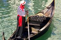 voyage italie voir gondoliers canal venise 